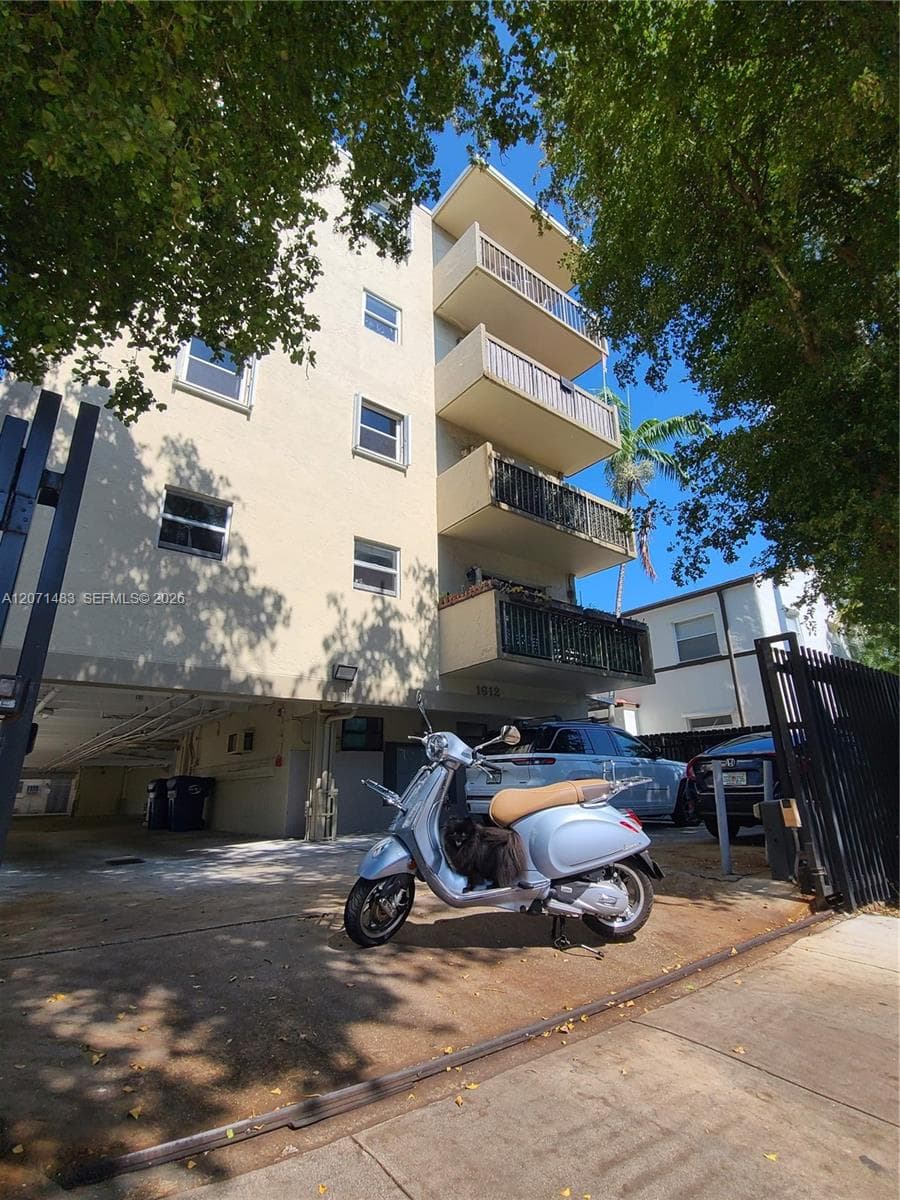 JEFFERSON PLAZA CONDO · #403 in Miami Beach - Photo 2