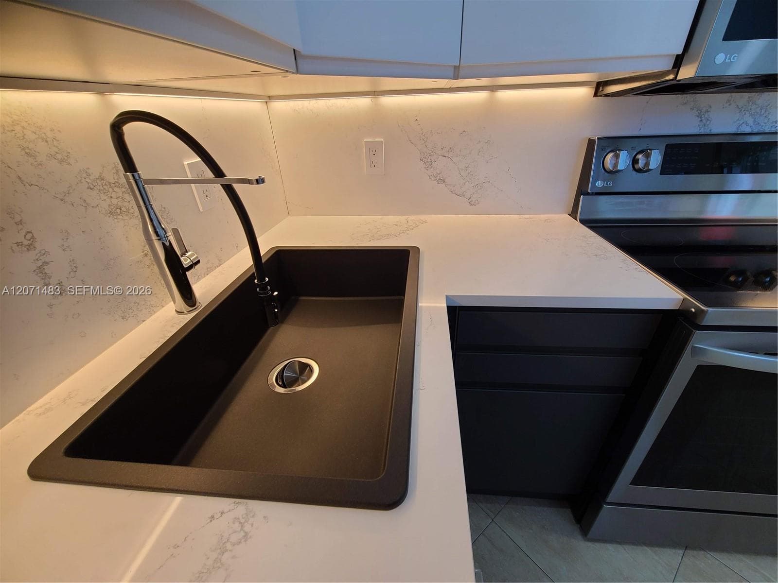 JEFFERSON PLAZA CONDO · #403 in Miami Beach - Photo 7
