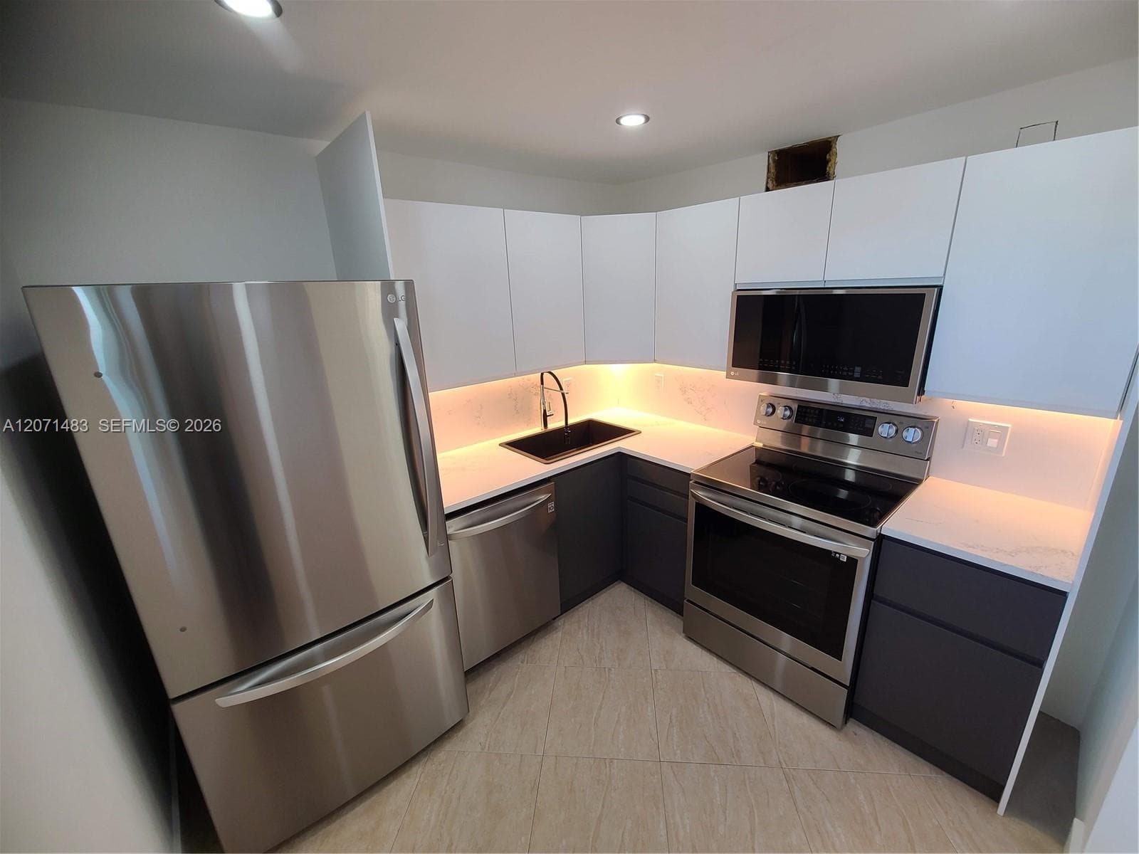 JEFFERSON PLAZA CONDO · #403 in Miami Beach - Photo 5
