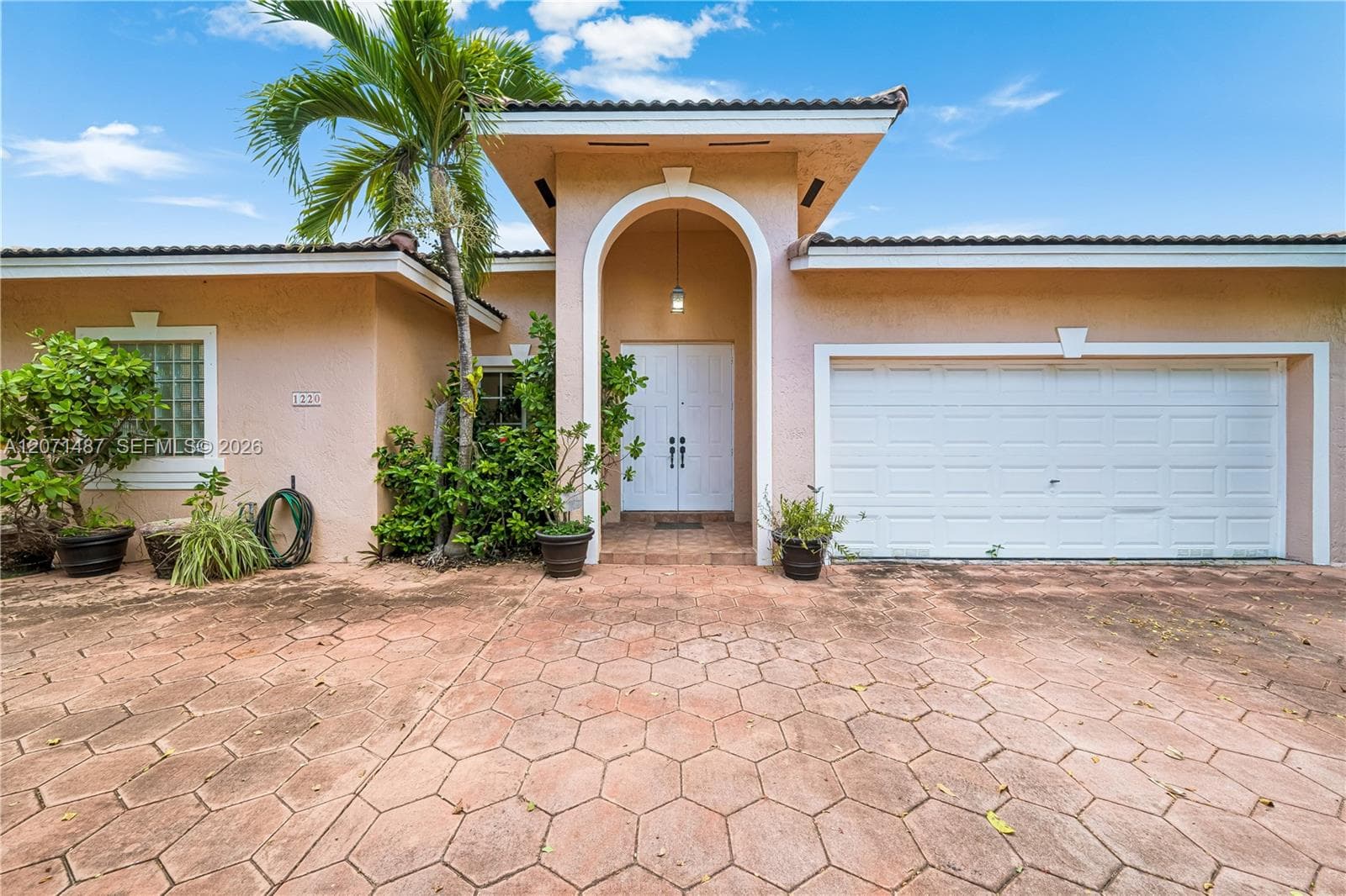 1220 SW 139th Ave photo 4