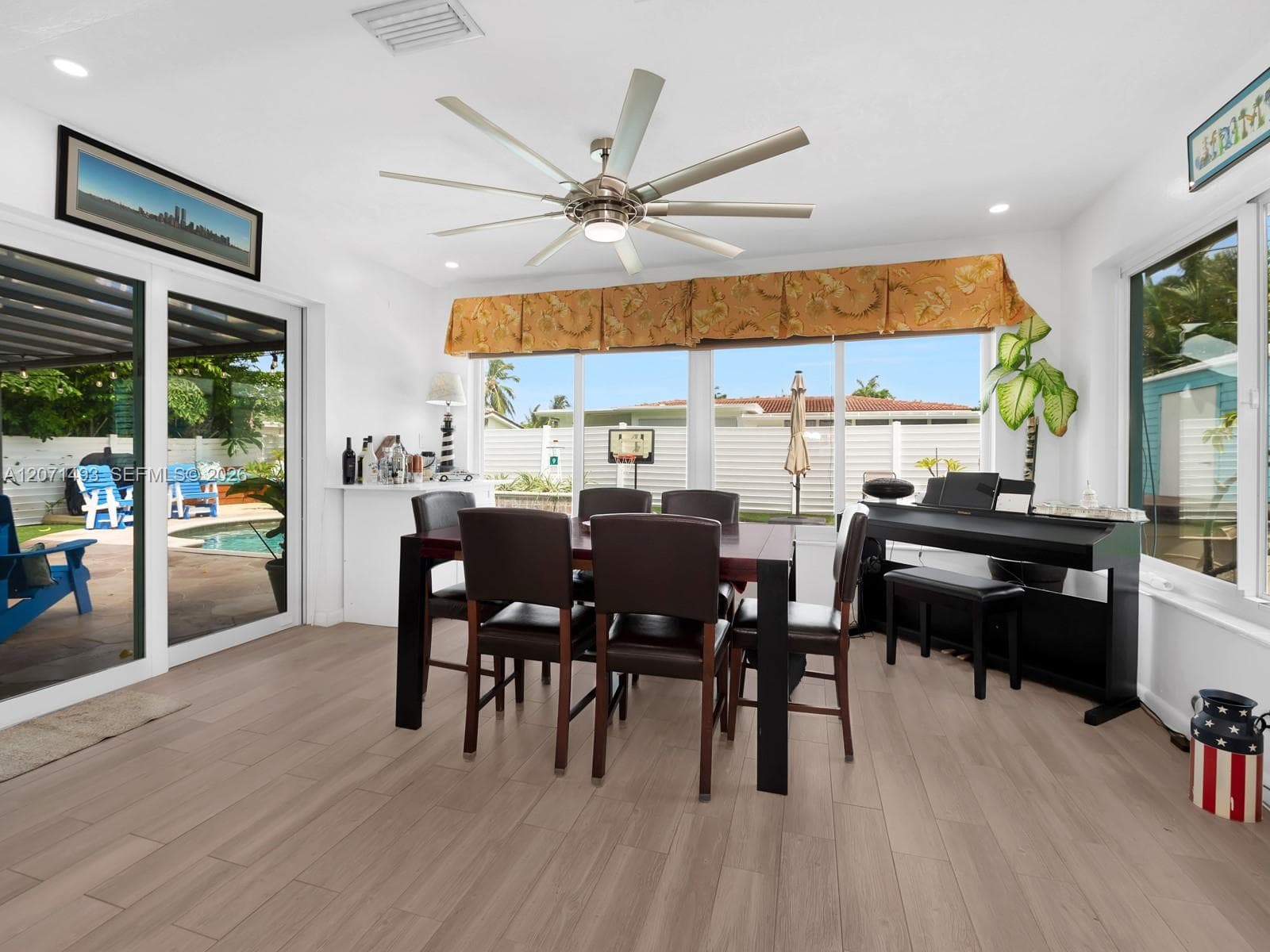 2049 Windward Dr photo 17