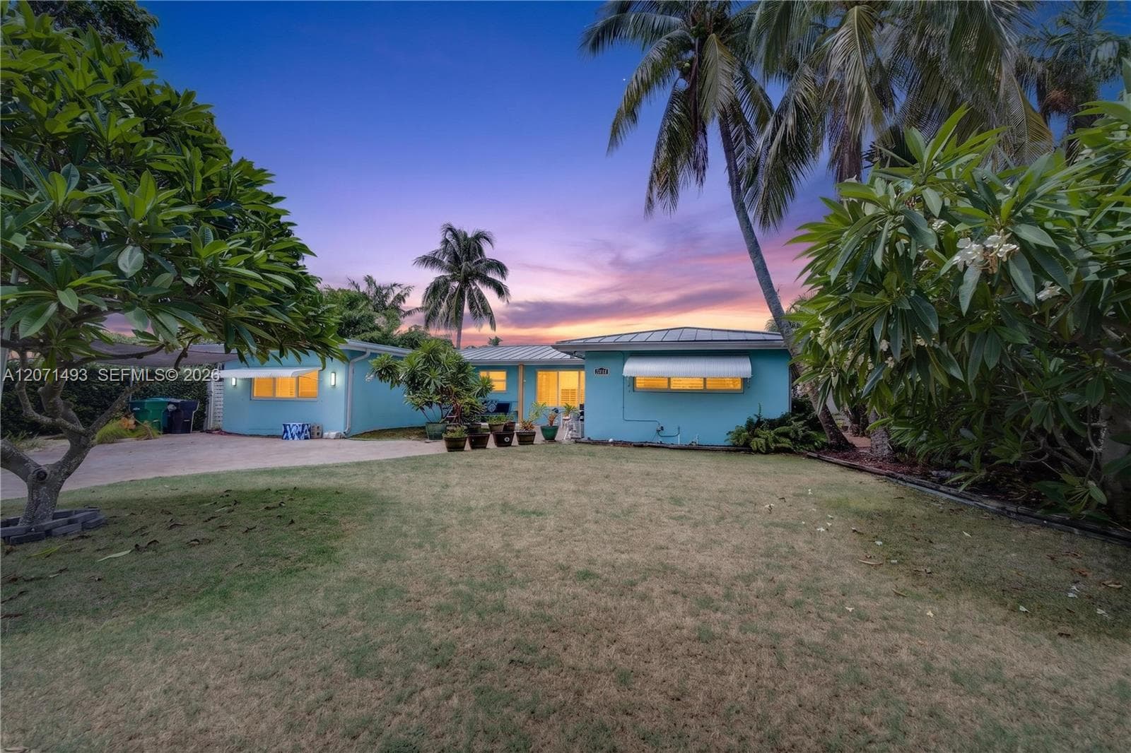 2049 Windward Dr photo 12
