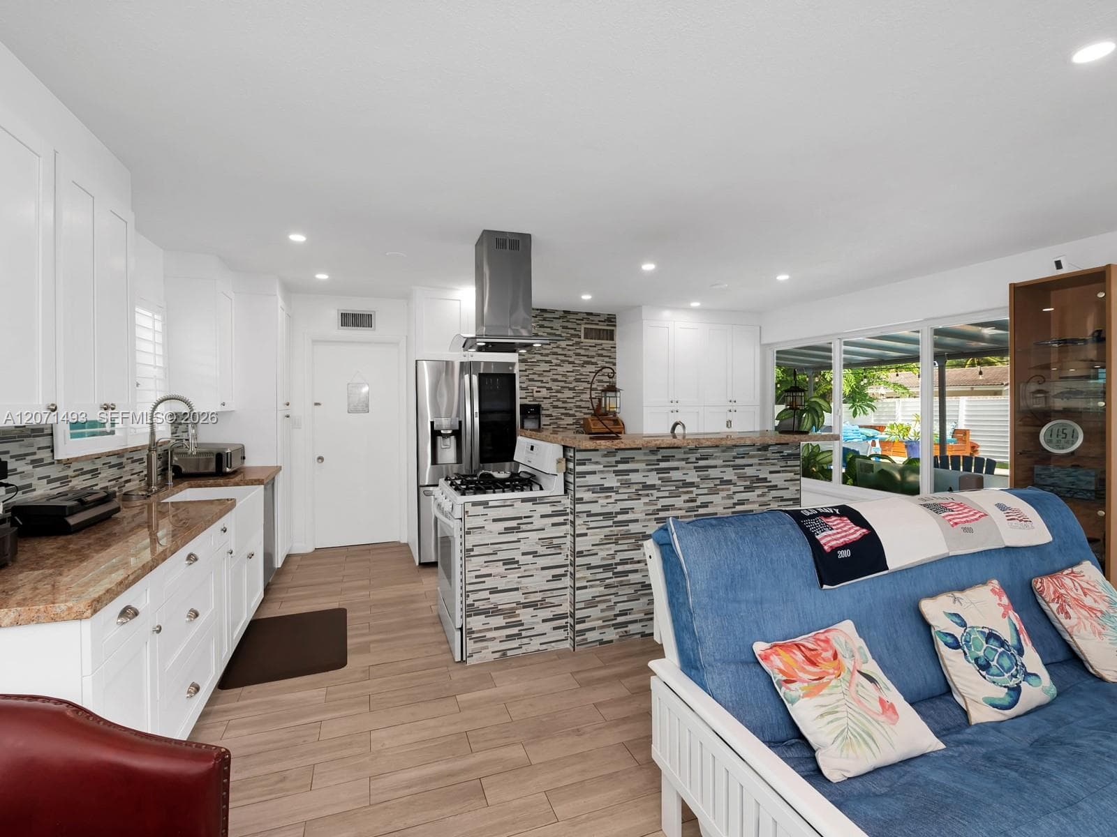 2049 Windward Dr photo 18