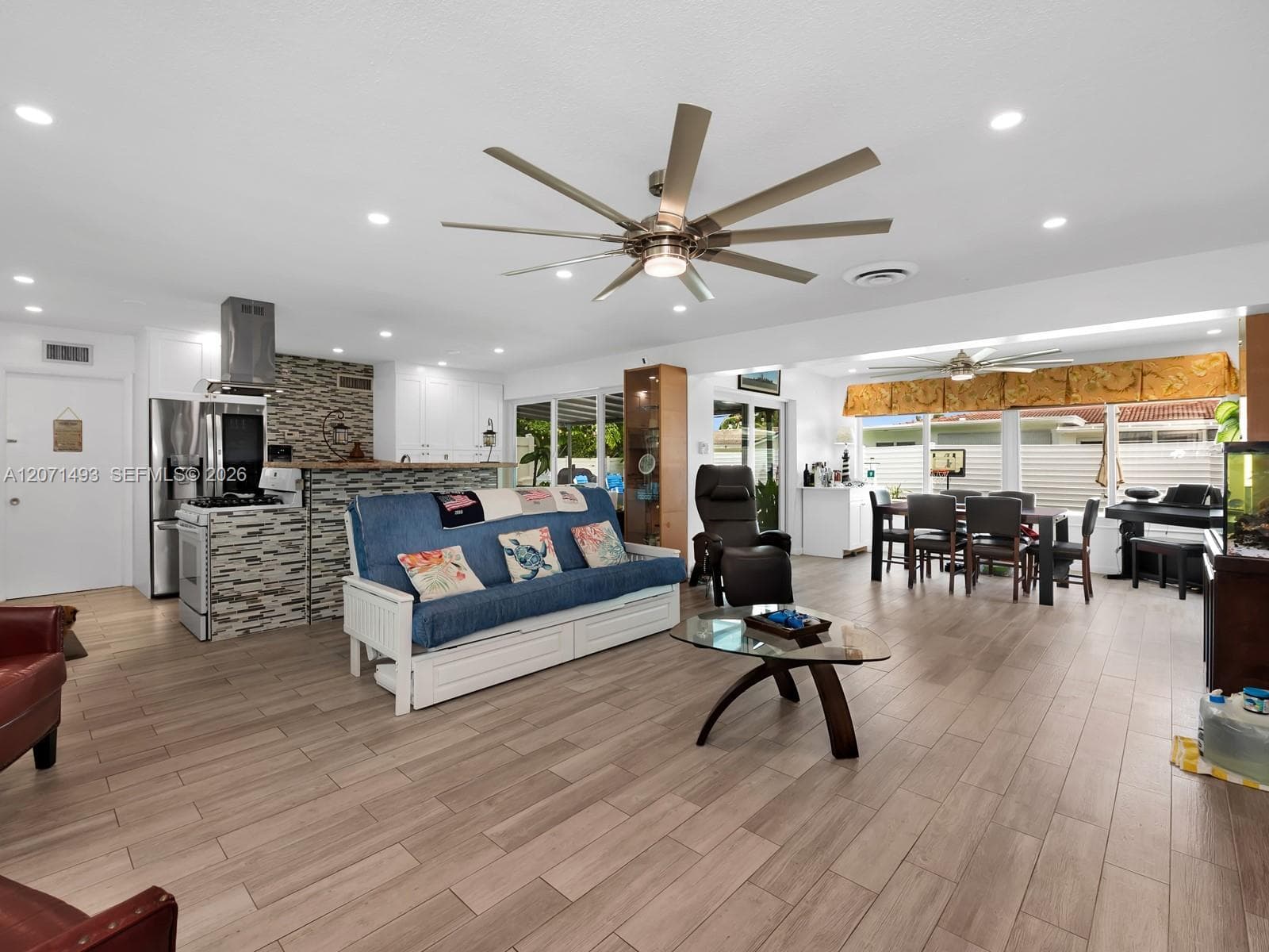 2049 Windward Dr photo 15