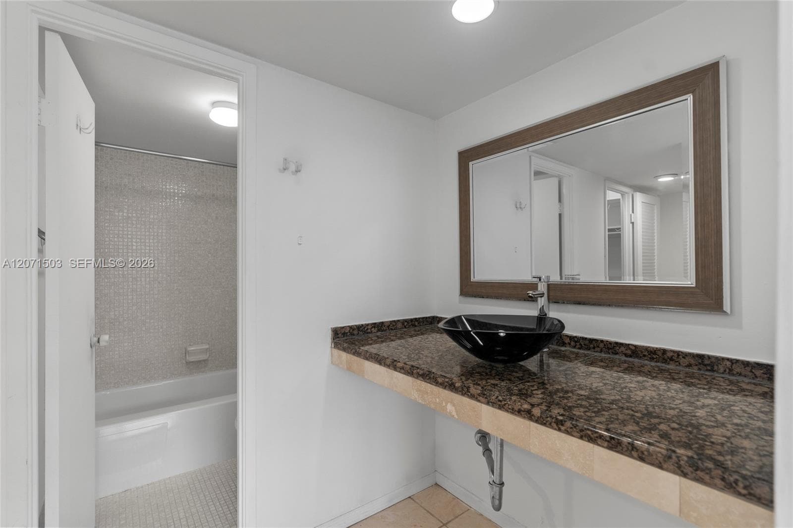 BUCKLEY TOWERS CONDO · #1025W in Miami - Photo 27
