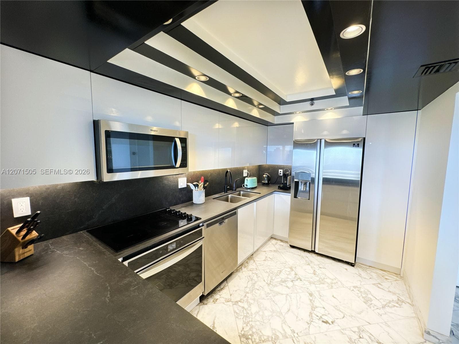 DELVISTA TOWERS CONDO · #2027 in Aventura - Photo 2