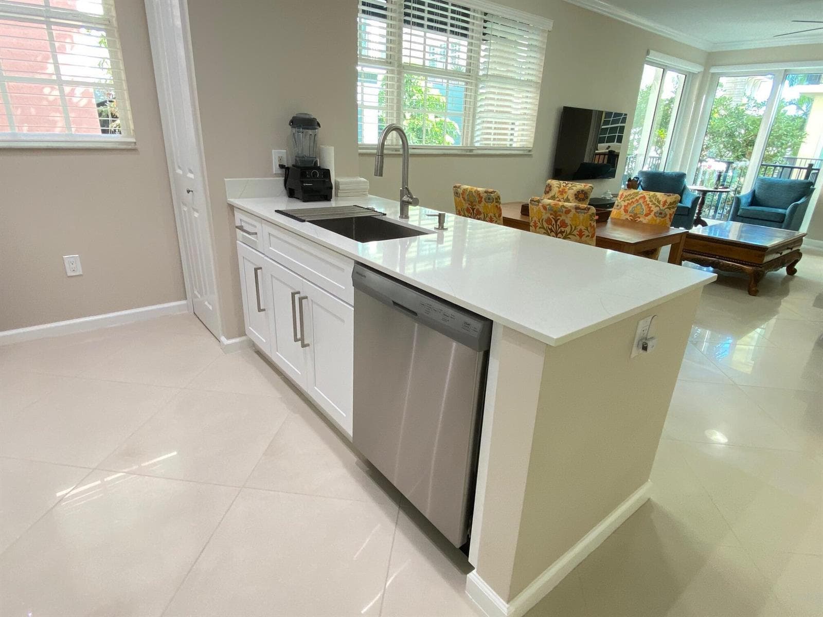 Entrance Washer Dryer Off The Kitchen