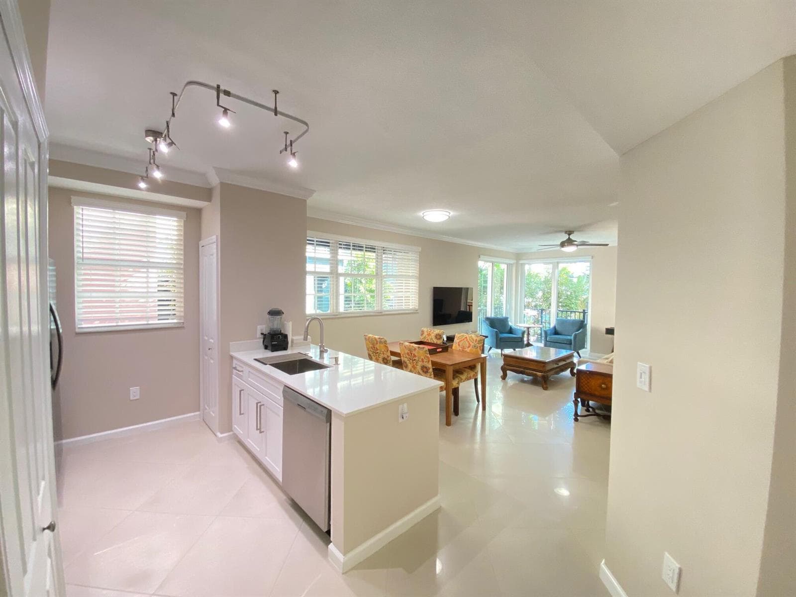 225 Ne 1st Street #202