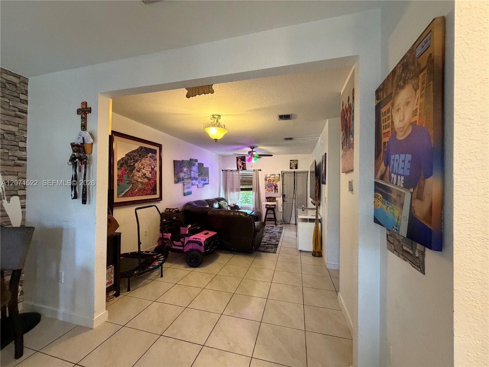 548 NE 5th Way photo 3