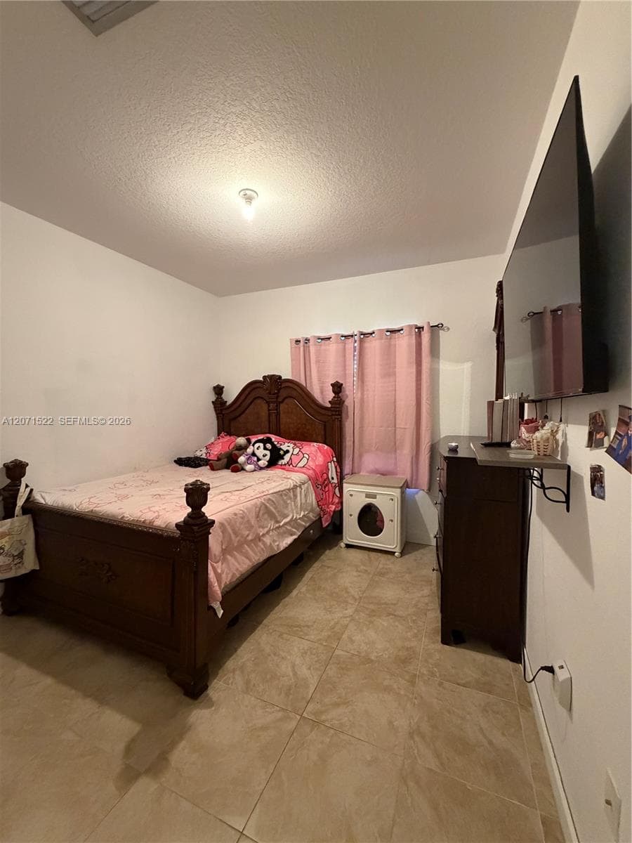 548 NE 5th Way photo 9