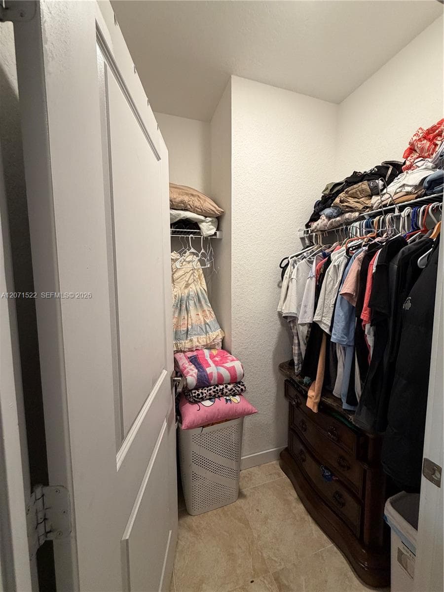 548 NE 5th Way photo 15