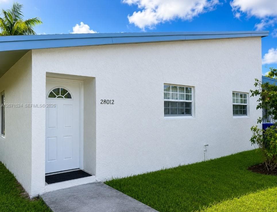 28012 SW 140th Ct photo 2