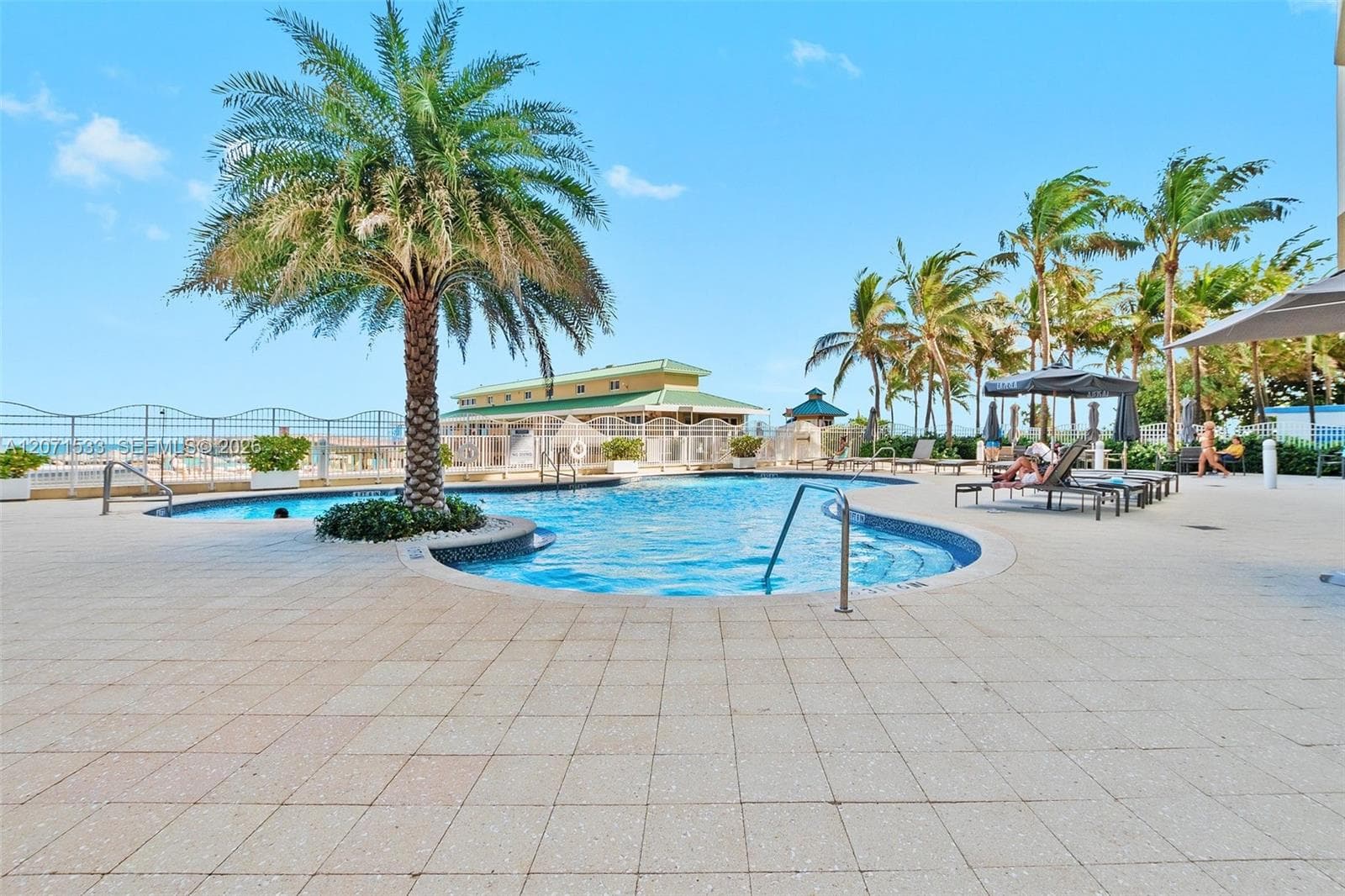 La Perla · #3604 in Sunny Isles Beach - Photo 34