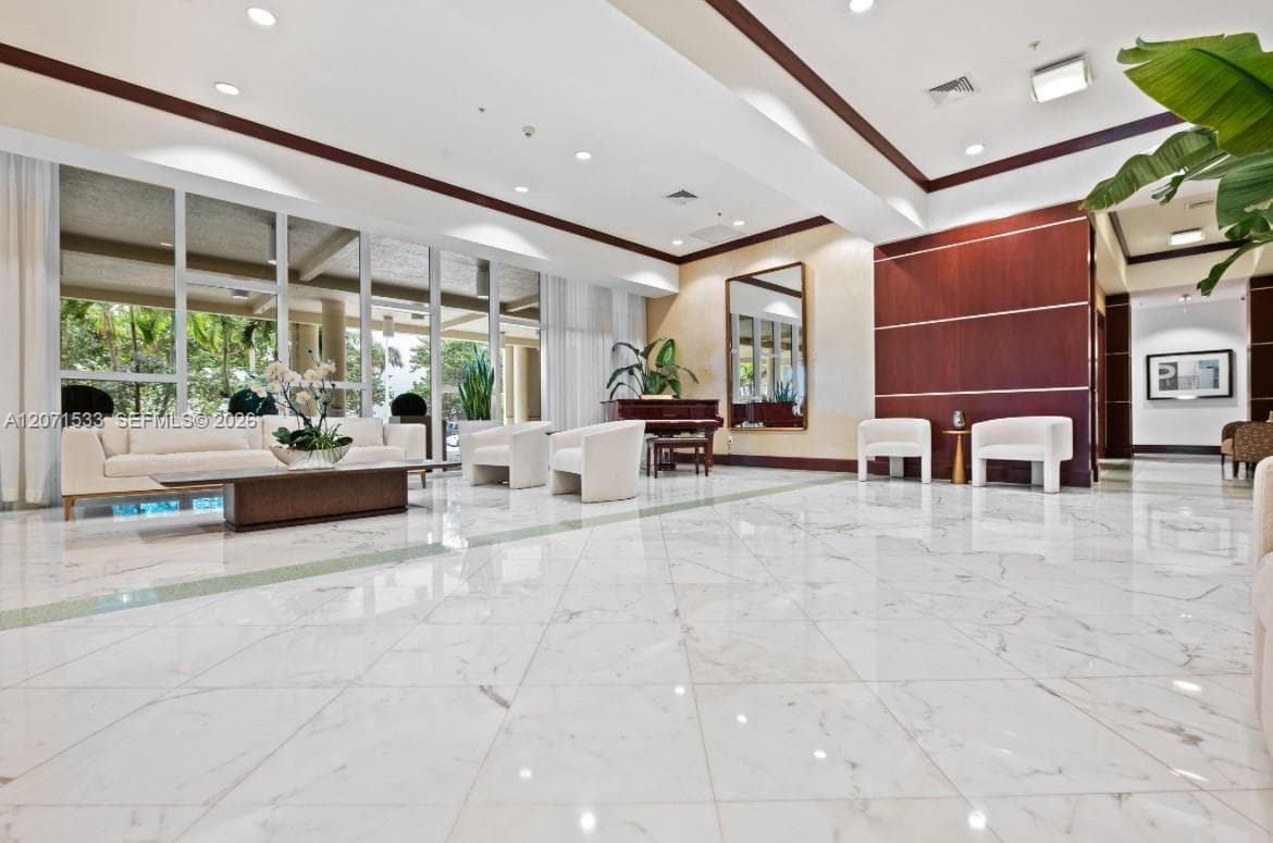 La Perla · #3604 in Sunny Isles Beach - Photo 38