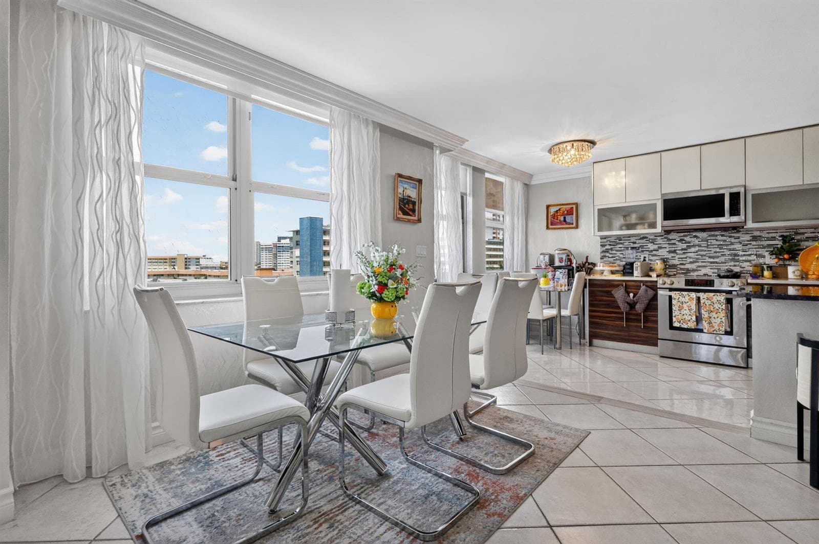 Kitchen/Dining