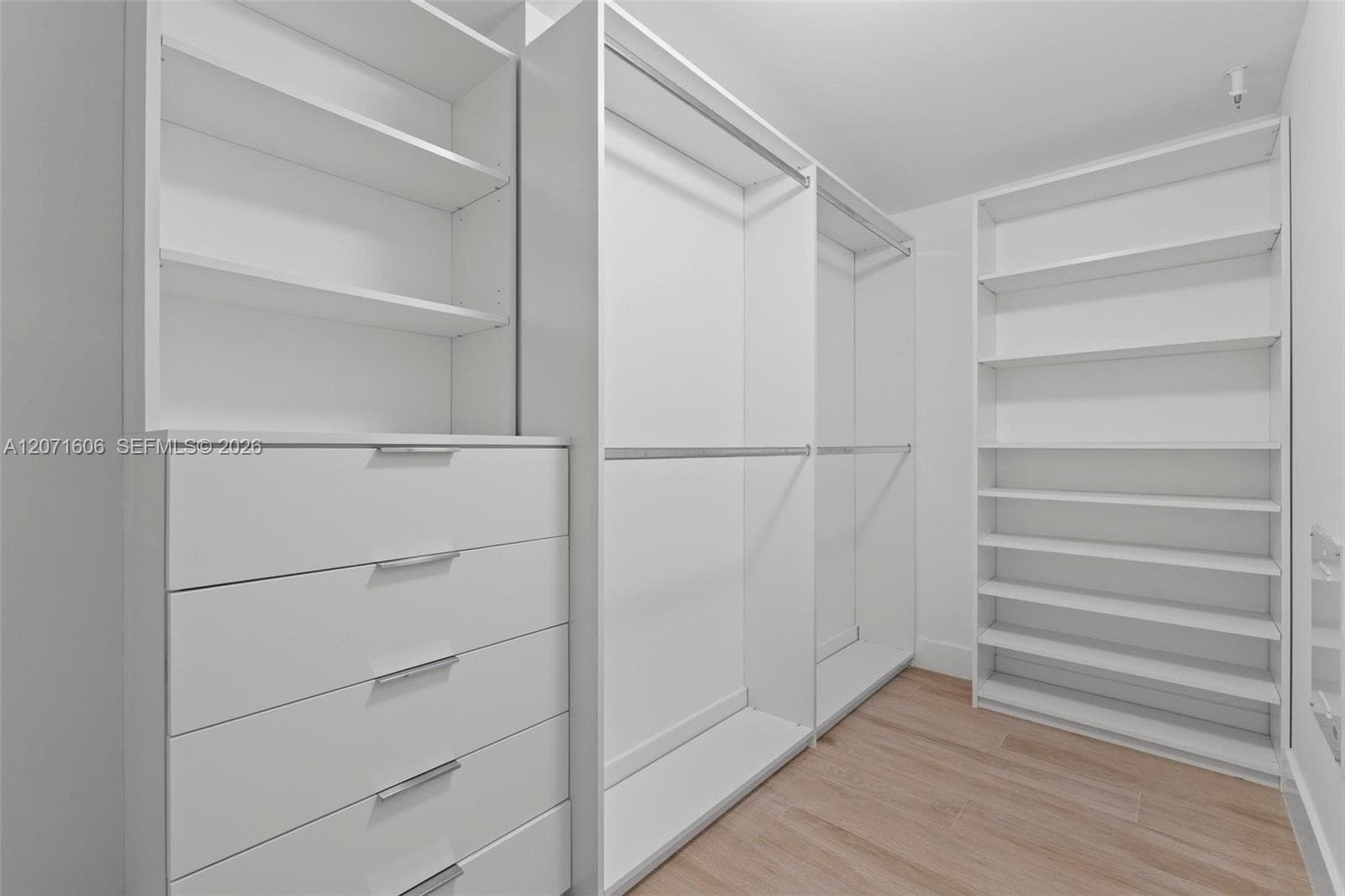 THE HARBOUR SOUTH CONDO · #521 in North Miami Beach - Photo 23