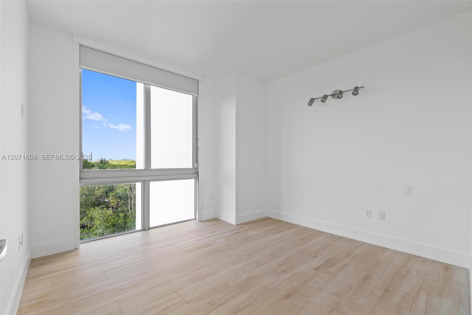 THE HARBOUR SOUTH CONDO · #521 in North Miami Beach - Photo 27