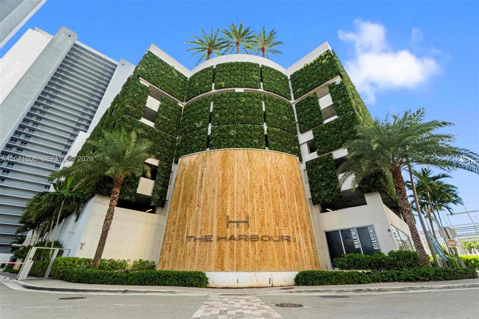 THE HARBOUR SOUTH CONDO · #521 in North Miami Beach - Photo 1