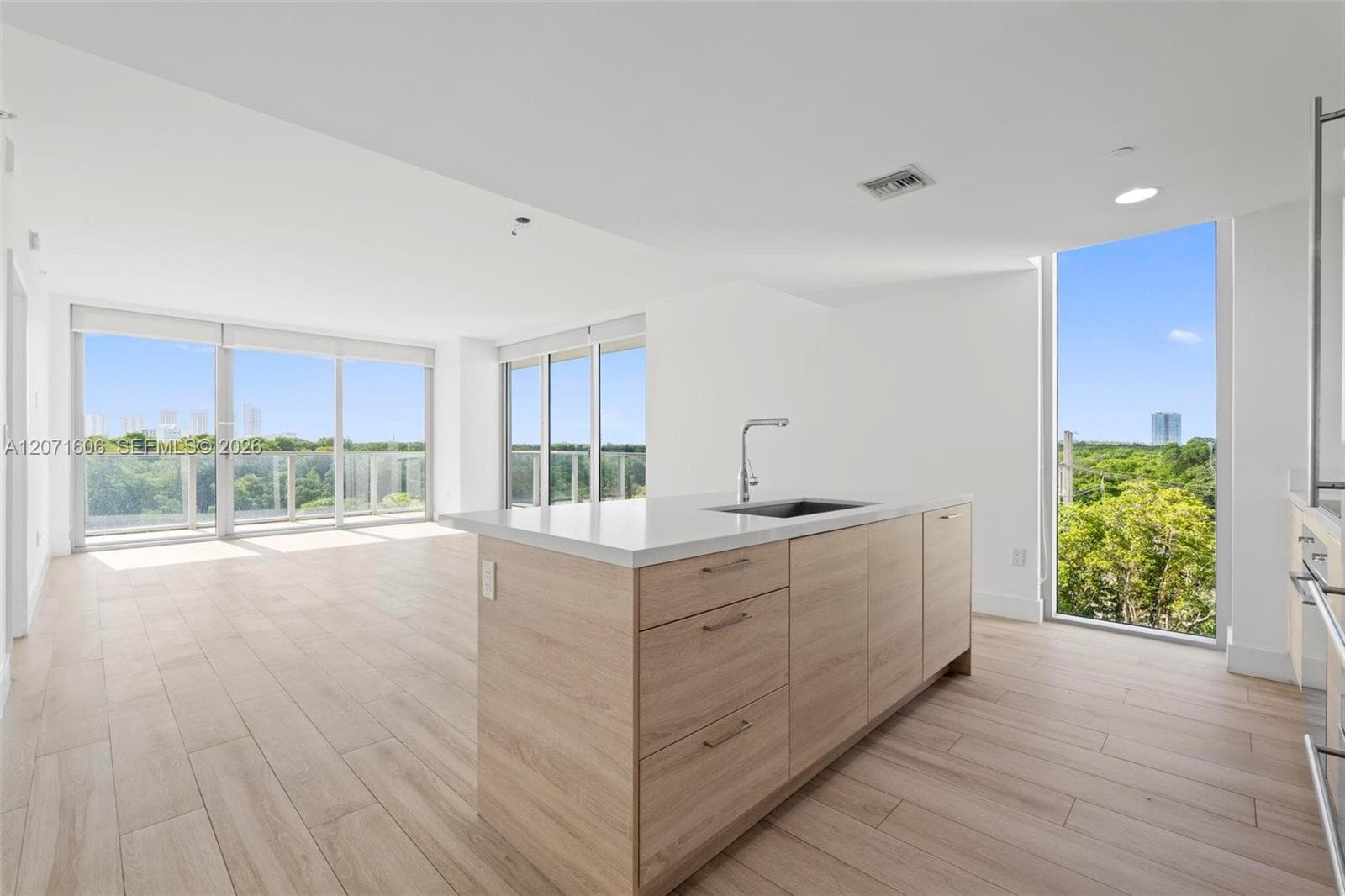 THE HARBOUR SOUTH CONDO · #521 in North Miami Beach - Photo 5