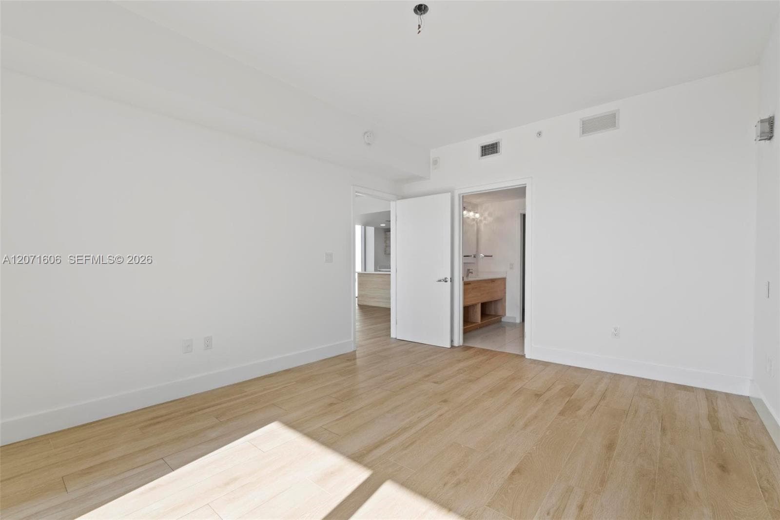 THE HARBOUR SOUTH CONDO · #521 in North Miami Beach - Photo 18