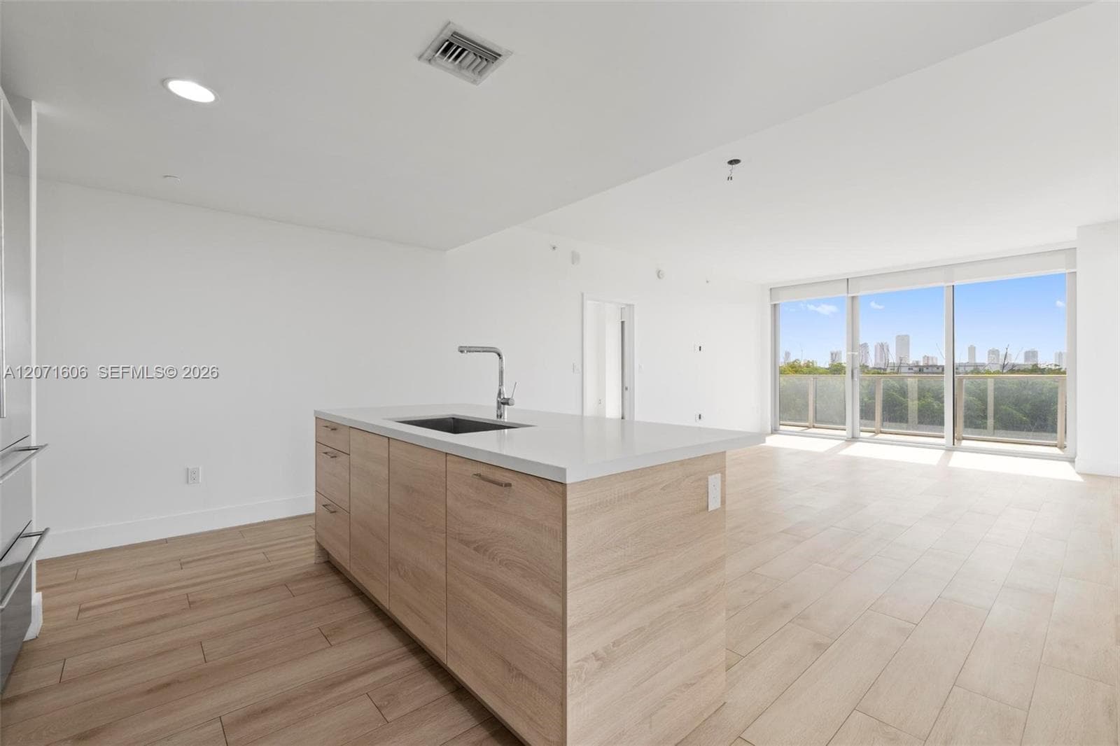 THE HARBOUR SOUTH CONDO · #521 in North Miami Beach - Photo 8