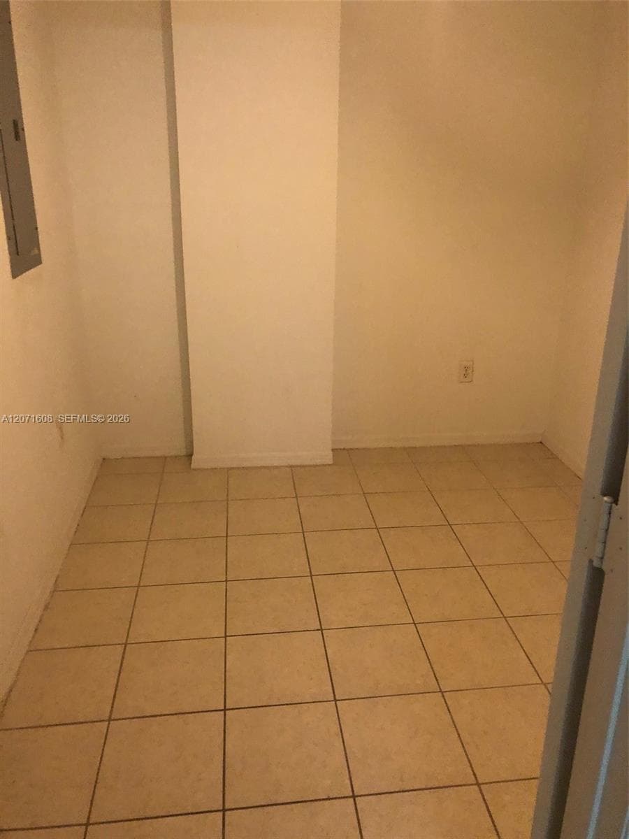 DIAMOND TOWER CONDO · #802 in Miami - Photo 2
