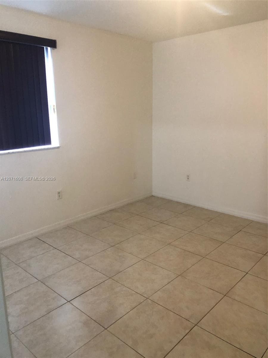 DIAMOND TOWER CONDO · #802 in Miami - Photo 7