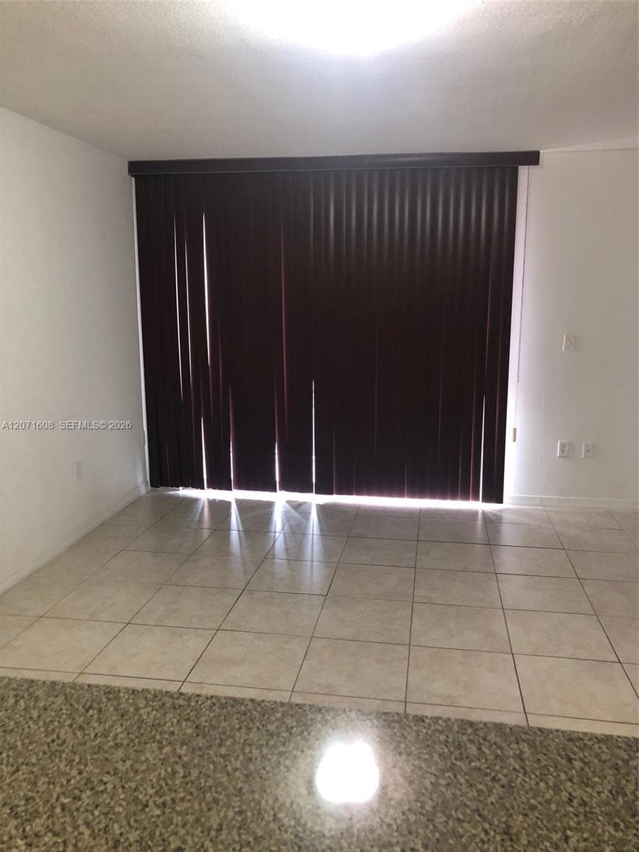 DIAMOND TOWER CONDO · #802 in Miami - Photo 5