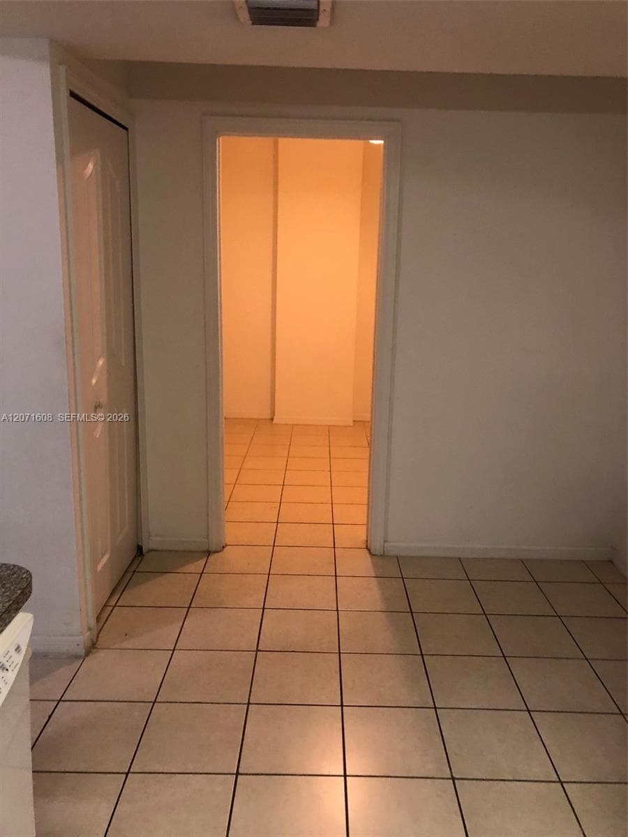 DIAMOND TOWER CONDO · #802 in Miami - Photo 4