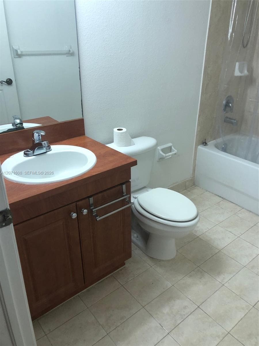 DIAMOND TOWER CONDO · #802 in Miami - Photo 8