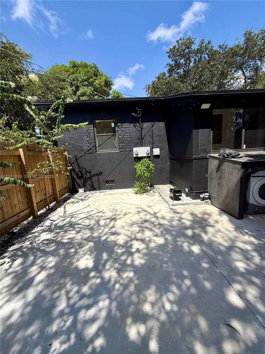 DUPONT ADDN · #1 in Miami - Photo 18