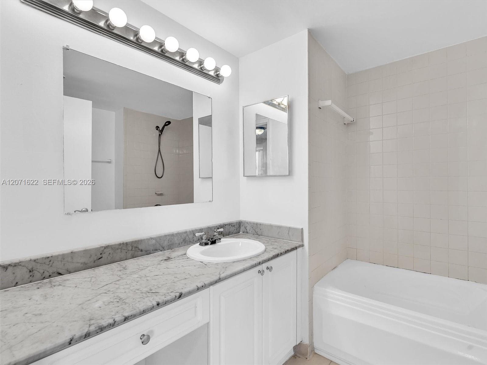 FLORIDA TOWERS CONDO · #501 in Miami Beach - Photo 28