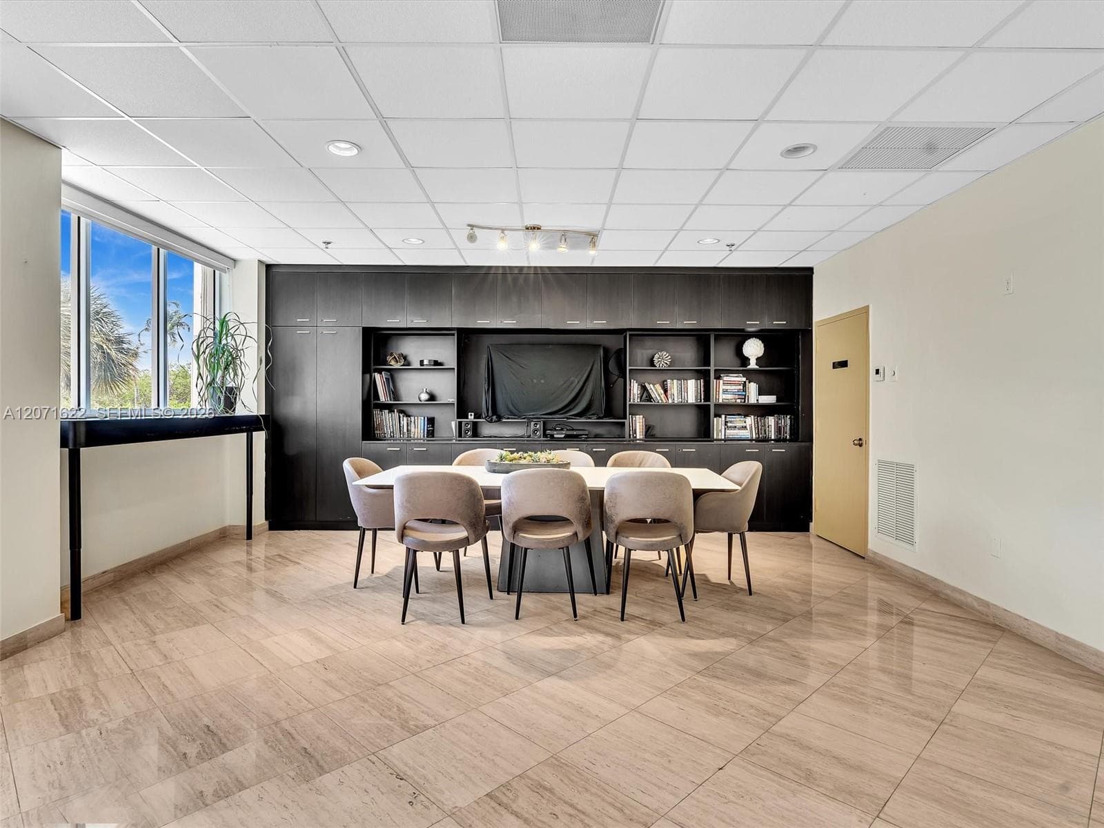 FLORIDA TOWERS CONDO · #501 in Miami Beach - Photo 33