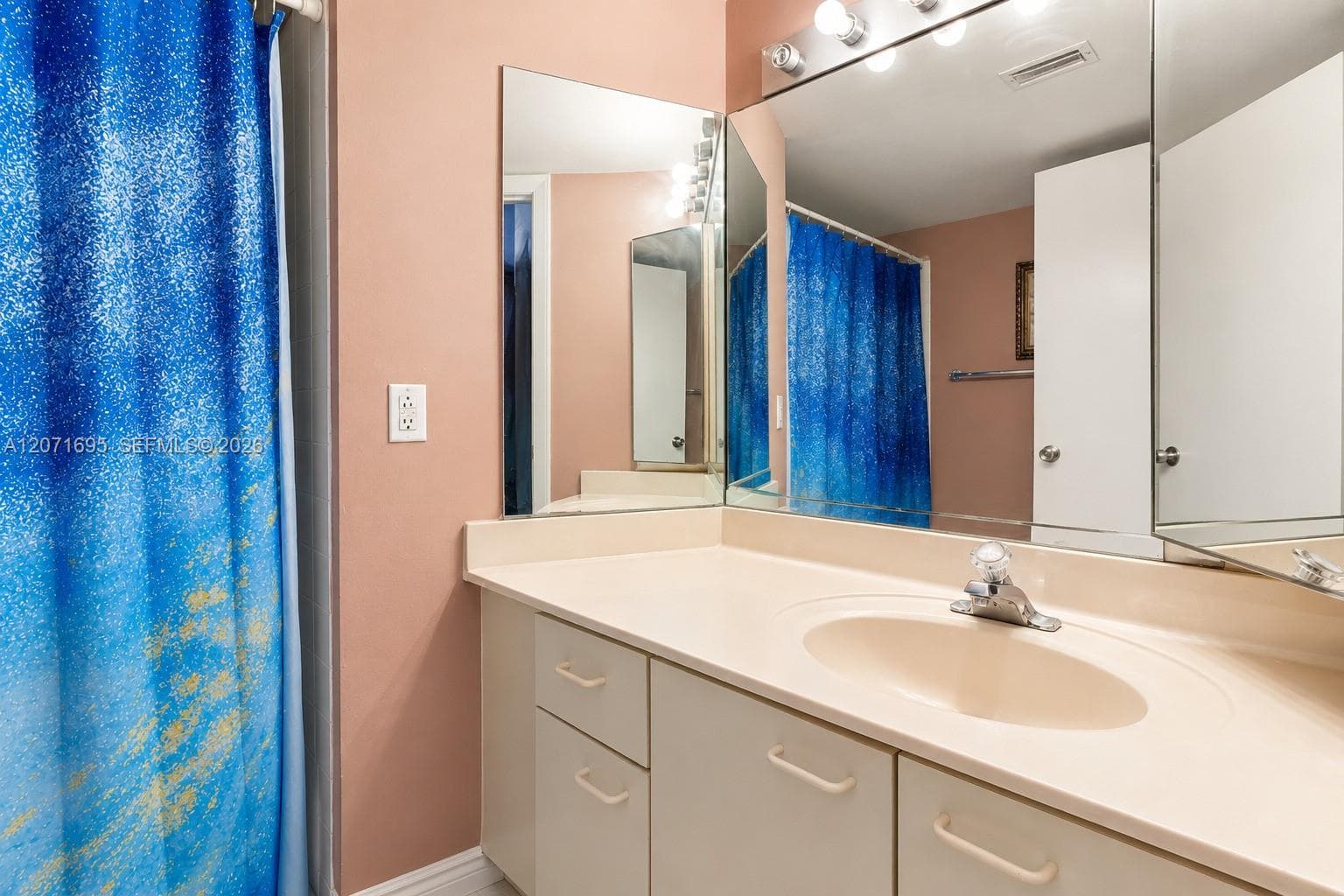 MEDITERRANEAN VILLAS · #305 in Hialeah - Photo 13