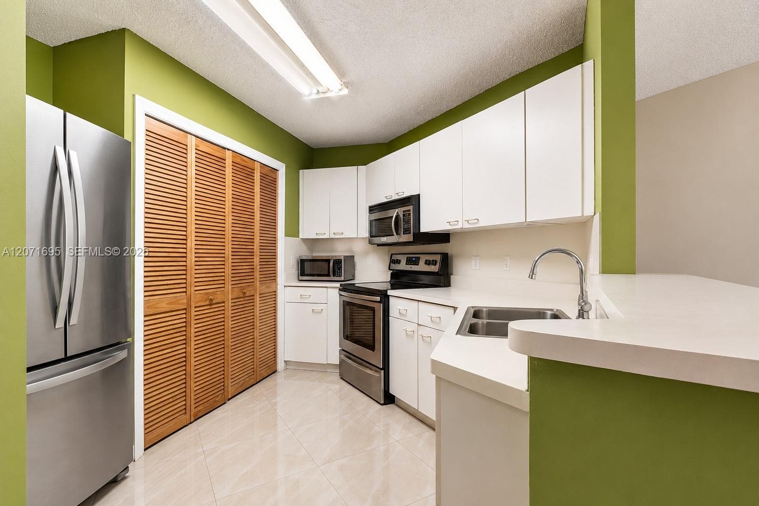 MEDITERRANEAN VILLAS · #305 in Hialeah - Photo 3