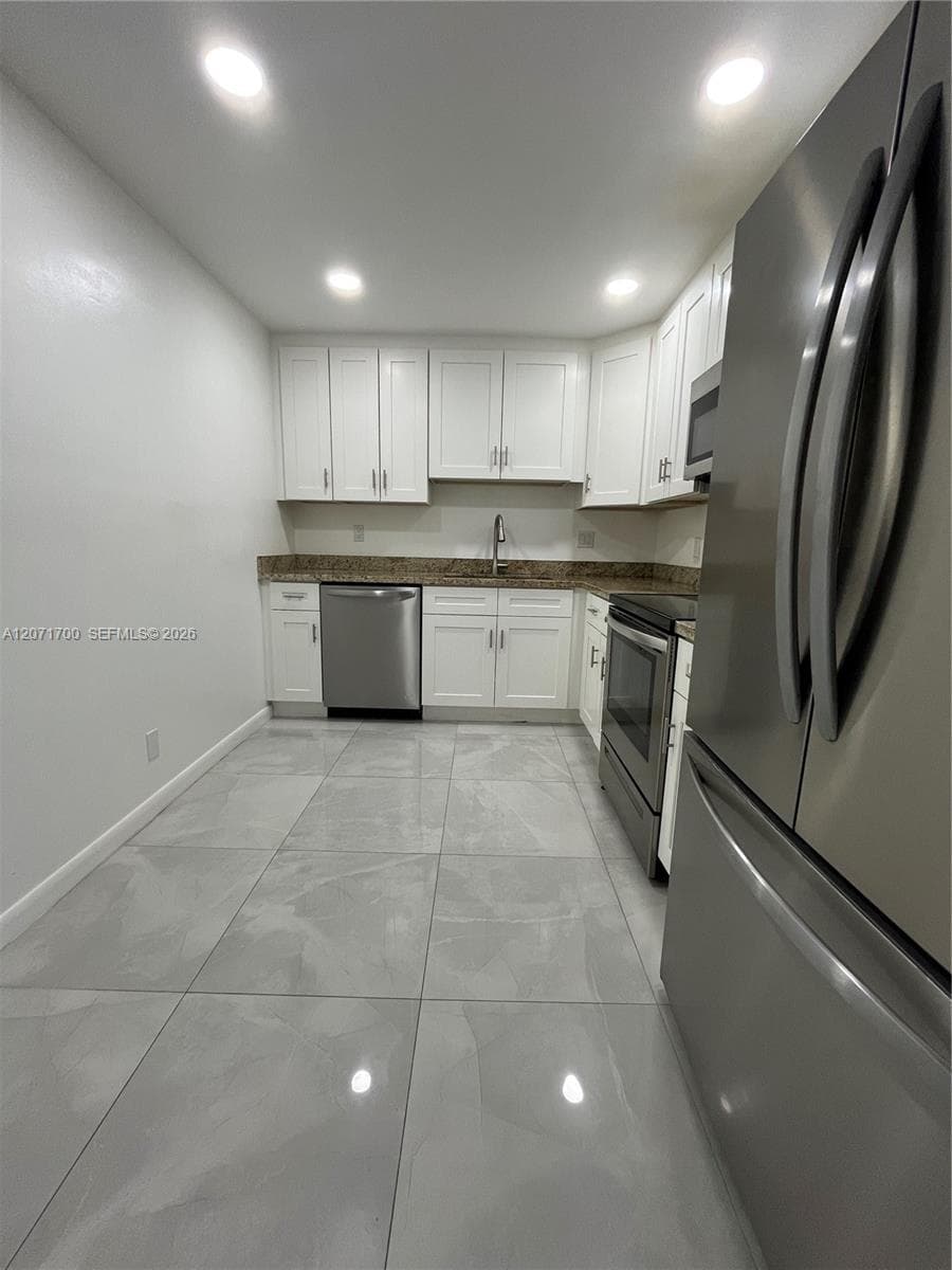 OLYMPUS CONDO PHASE · #1705 in Hallandale Beach - Photo 6