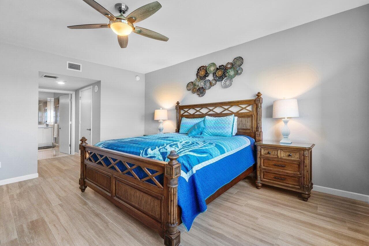 spacious primary bedroom