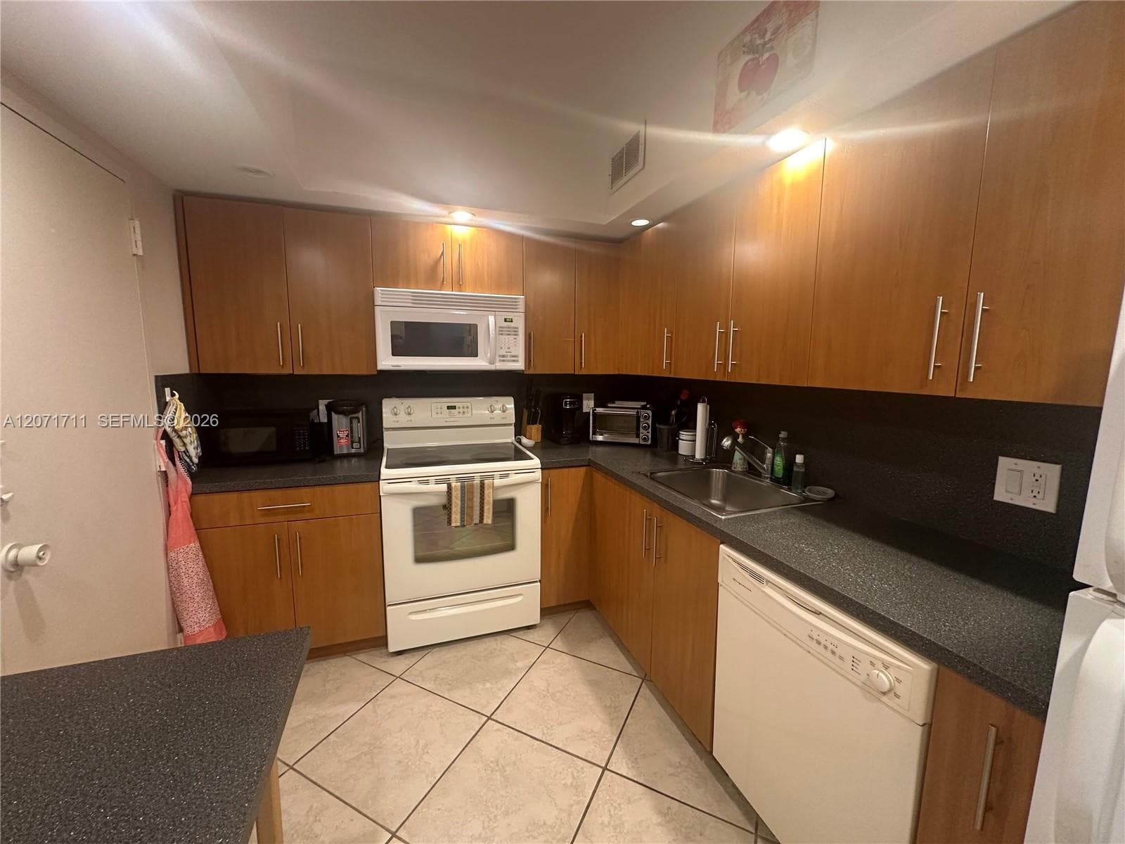 HEMISPHERES CONDO · #12B in Hallandale Beach - Photo 4