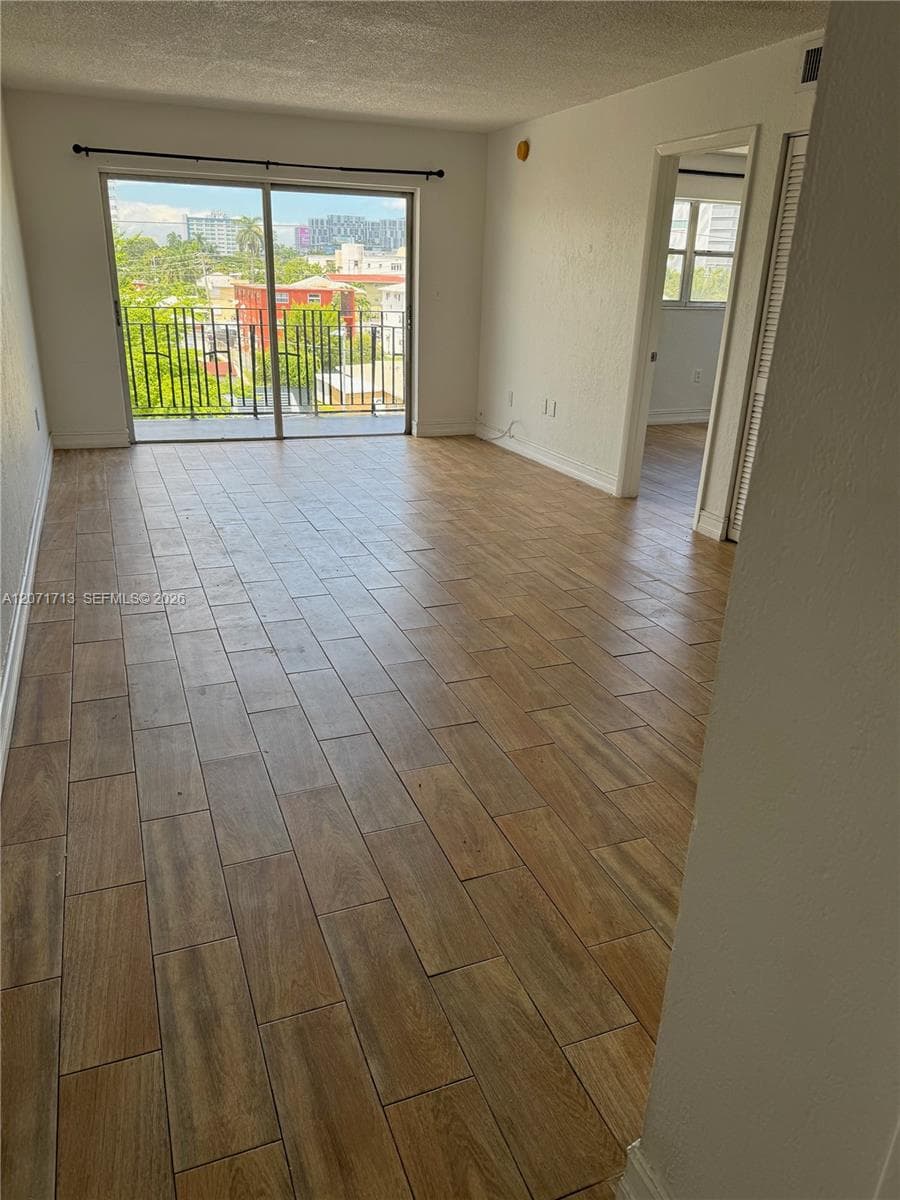 VILLA NAVARRA CONDO · #402 in Miami - Photo 2