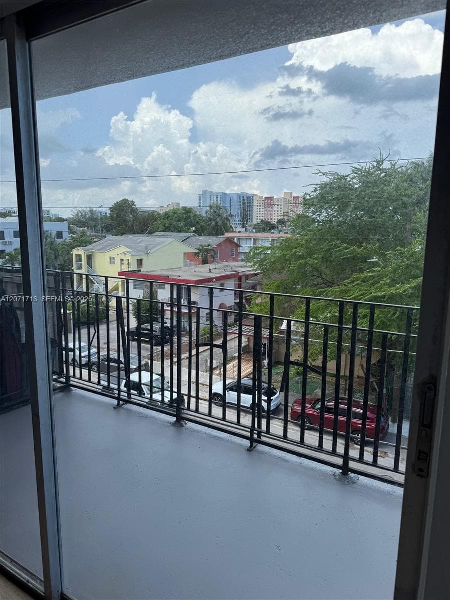 VILLA NAVARRA CONDO · #402 in Miami - Photo 17