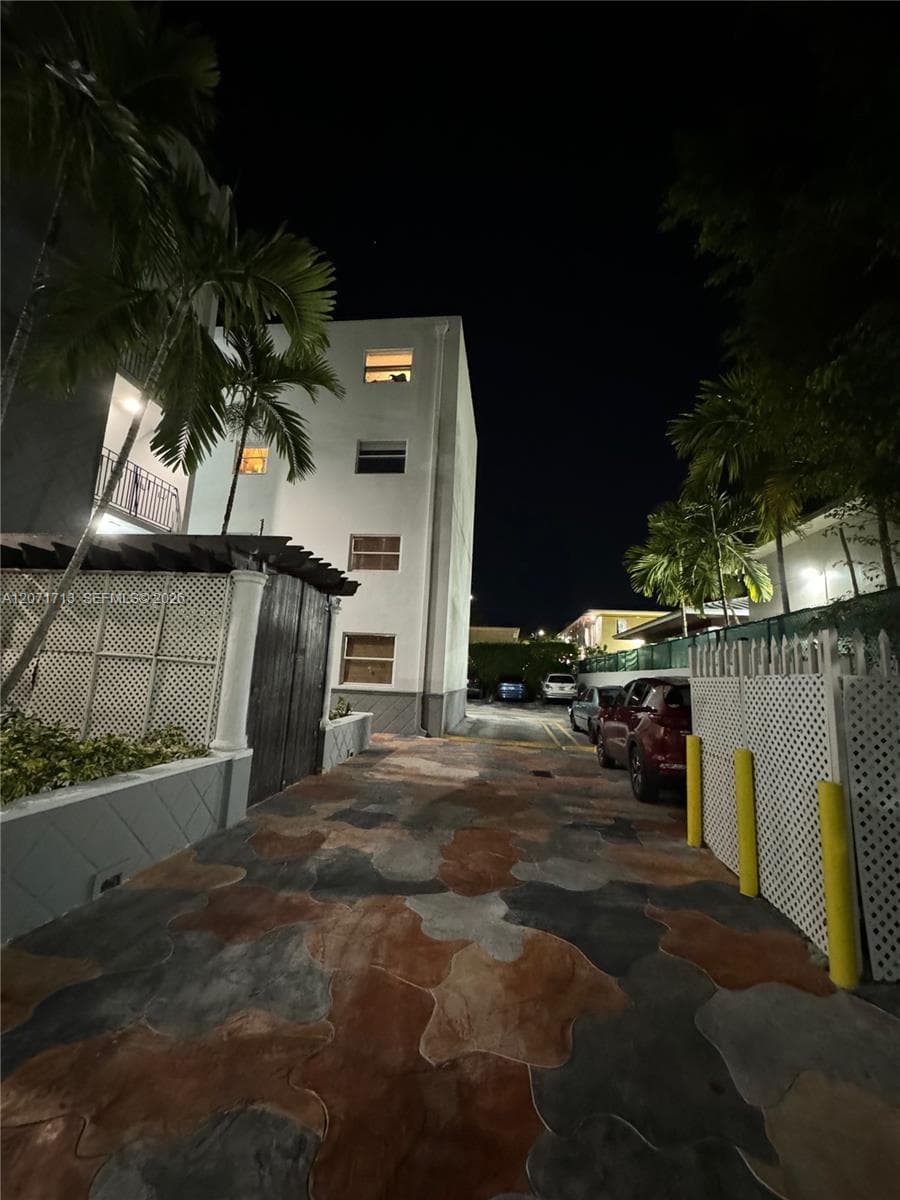 VILLA NAVARRA CONDO · #402 in Miami - Photo 32