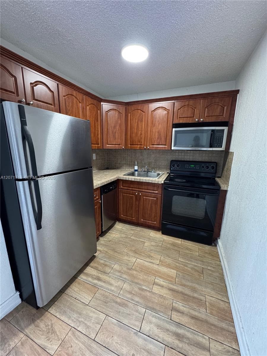 VILLA NAVARRA CONDO · #402 in Miami - Photo 5