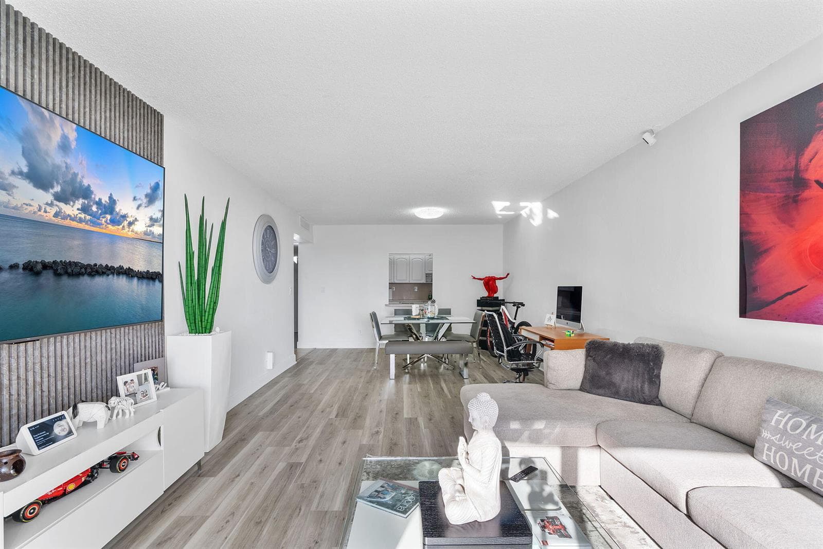 Modern living & dining