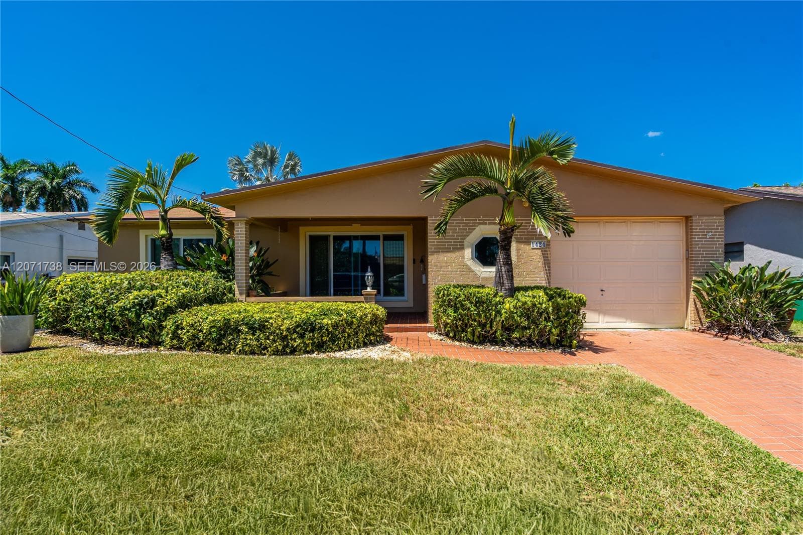 1424 Nautilus Isle photo 1