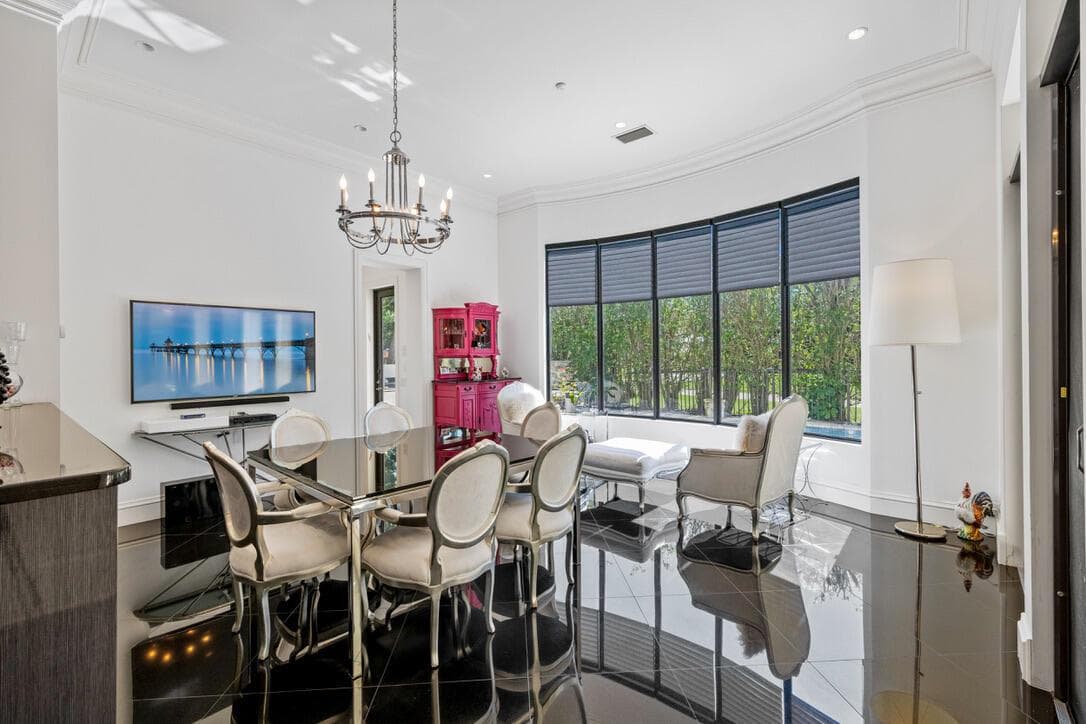 Breakfast area