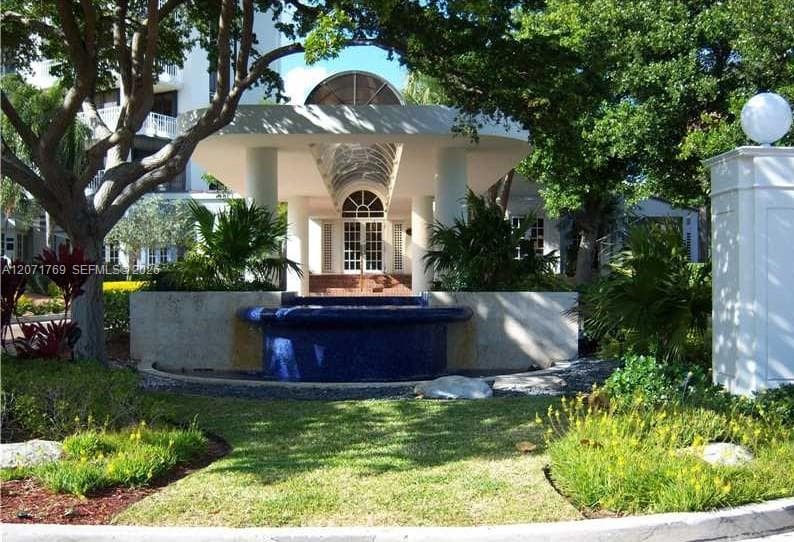 Restaurant/Great House entrance