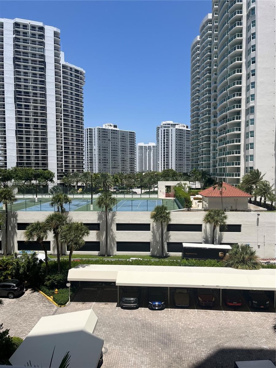 Terraces at Turnberry · #503 in Aventura - Photo 10