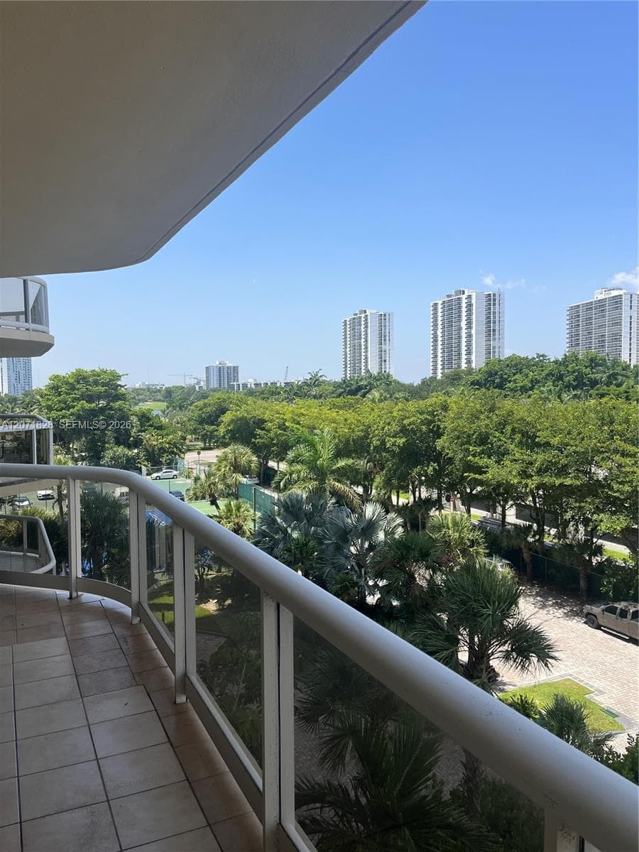 Terraces at Turnberry · #503 in Aventura - Photo 11
