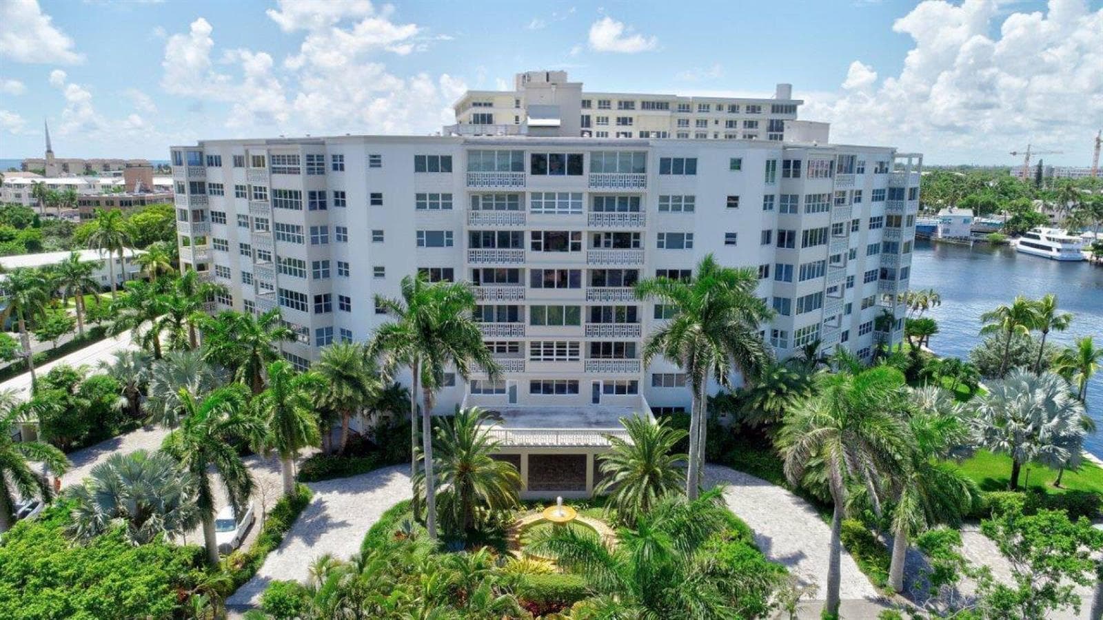 1000 Lowry Street #1F