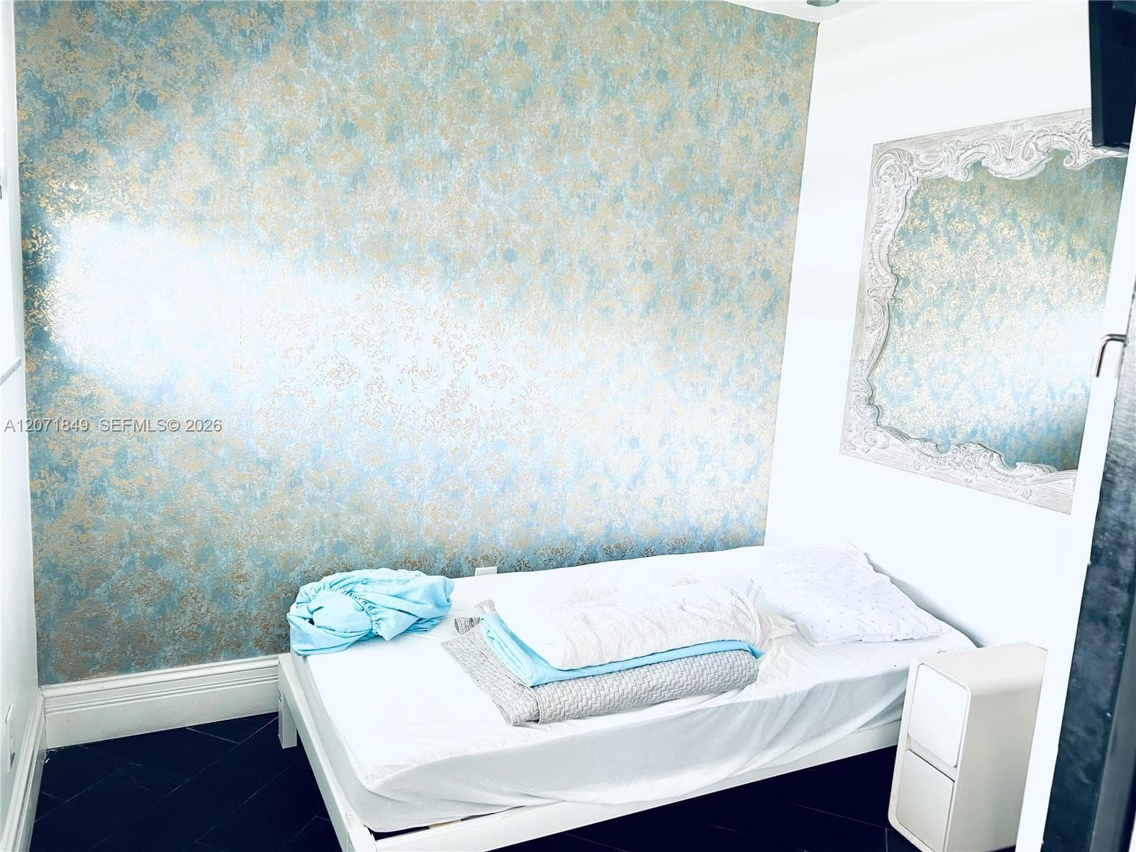 2nd bedroom with closset